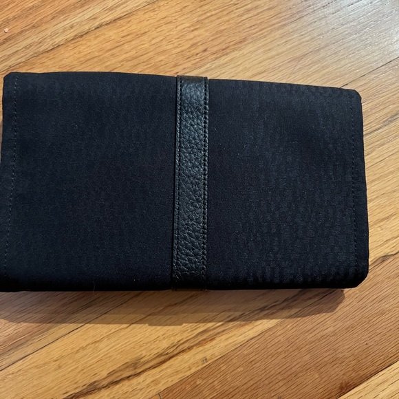 Lululeman Large Travel Clutch - Picture 4 of 16
